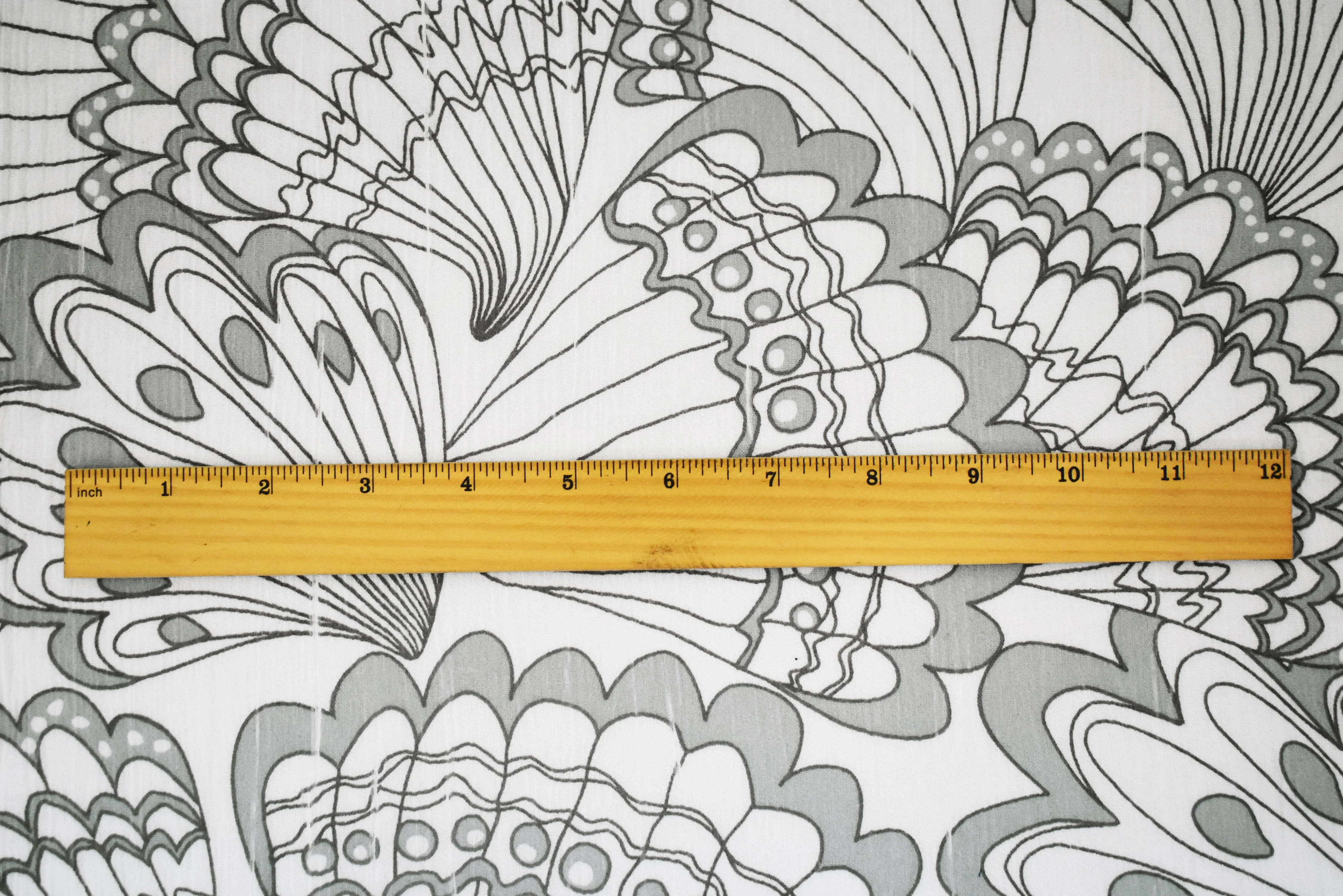White-Gray Cotton Abstract Feather Printed Crinkled Gauze Woven Fabric - Image 4